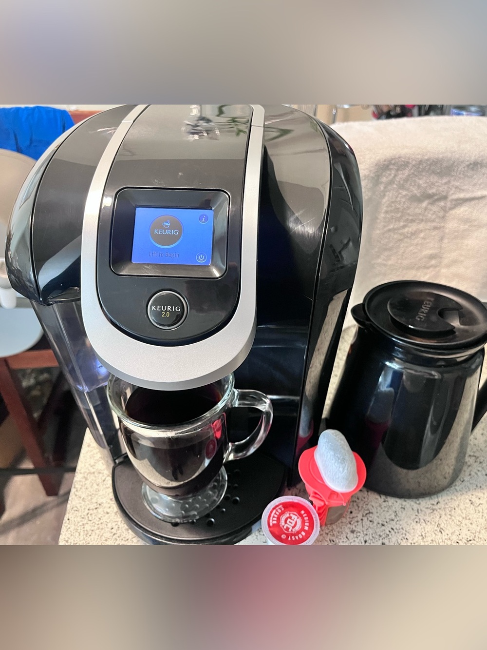 Keurig 2.0 Coffee Maker - Black & Silver Accents